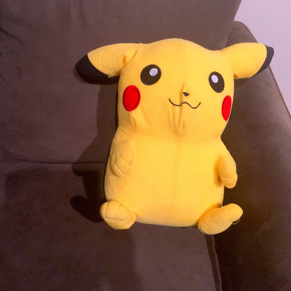 JUMBO 24” PIKACHU POKEMON plush toy Nintendo Hasbo Tomy Toy Factory - Picture 1 of 2